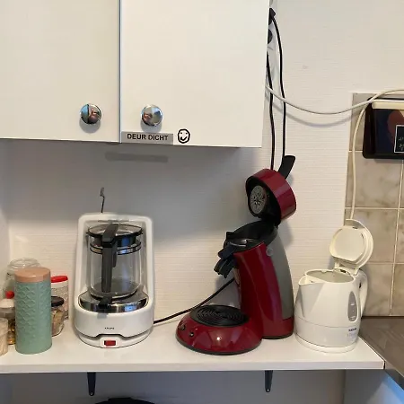 Διαμέρισμα Tiny W/ Balcony And Seaview, Even Out Of Your Bed ! *