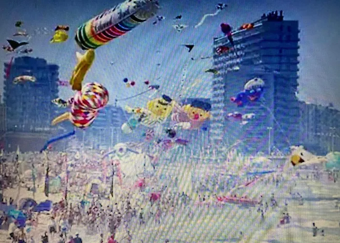 Apartment Tiny W/ Balcony And Seaview, Even Out Of Your Bed ! Ostend