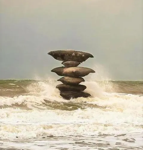 Tiny W/ Balcony And Seaview, Even Out Of Your Bed ! *